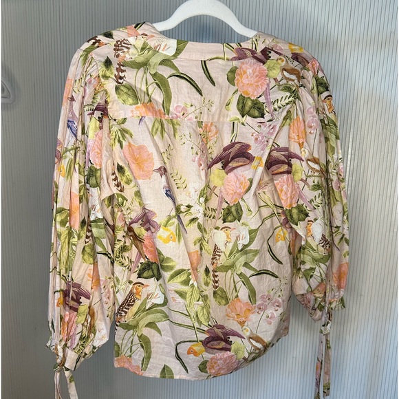 Pink blouse with long sleeve that tie and button closure floral - Picture 3 of 4